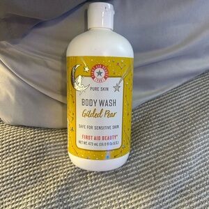 NWTFirst Aid Beauty Gilded Pear Body Wash
